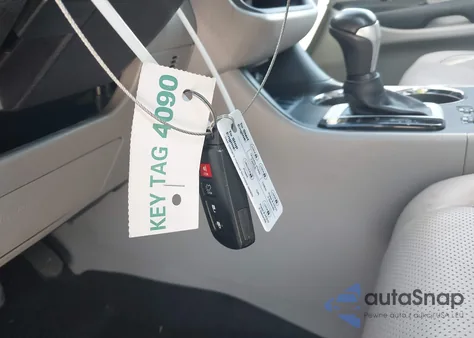 2017 Toyota Highlander Limited z USA, uszkodzony, nr VIN 5TDYZRFH9HS224869